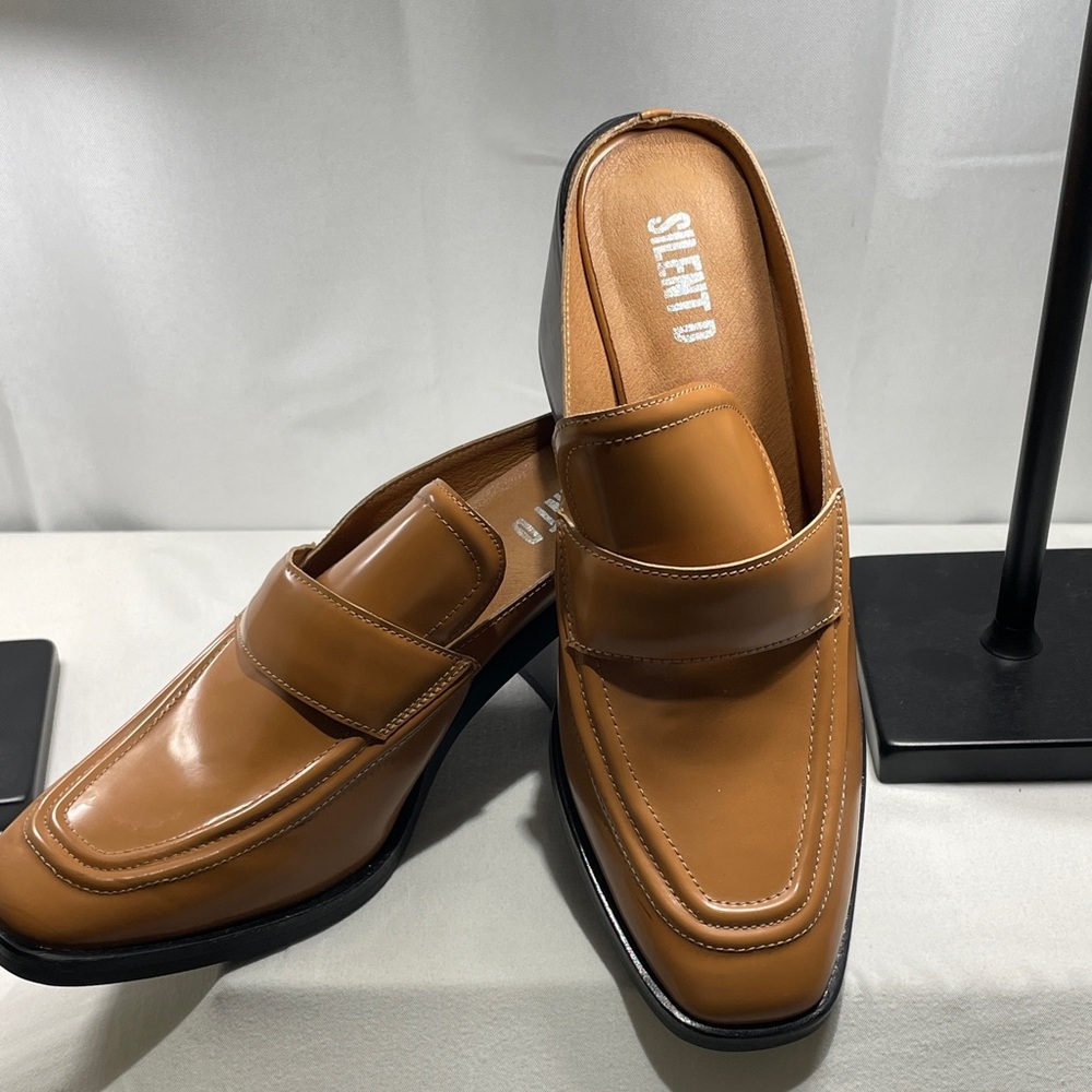 Tan Leather Loafers with Modern Flats Design